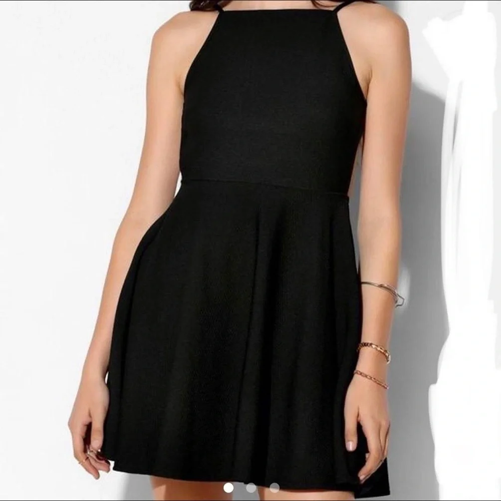Backless Black Mini Dress Urban Outfitters Size Large - Picture 1 of 7